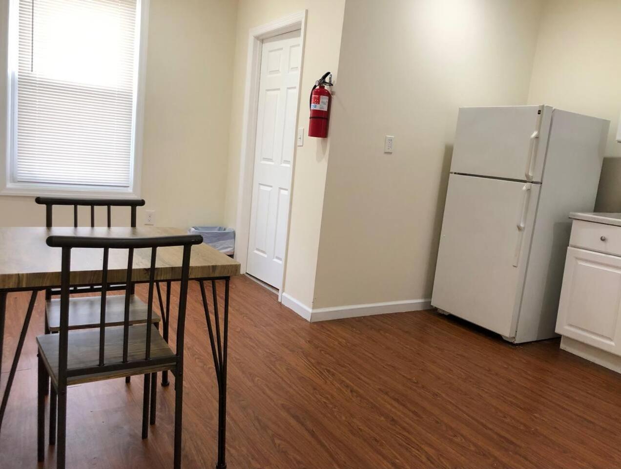 Large And Private 3 Bedroom And 1 Bathroom Apartment Near Newark International Airport Ewr And New York City Bagian luar foto